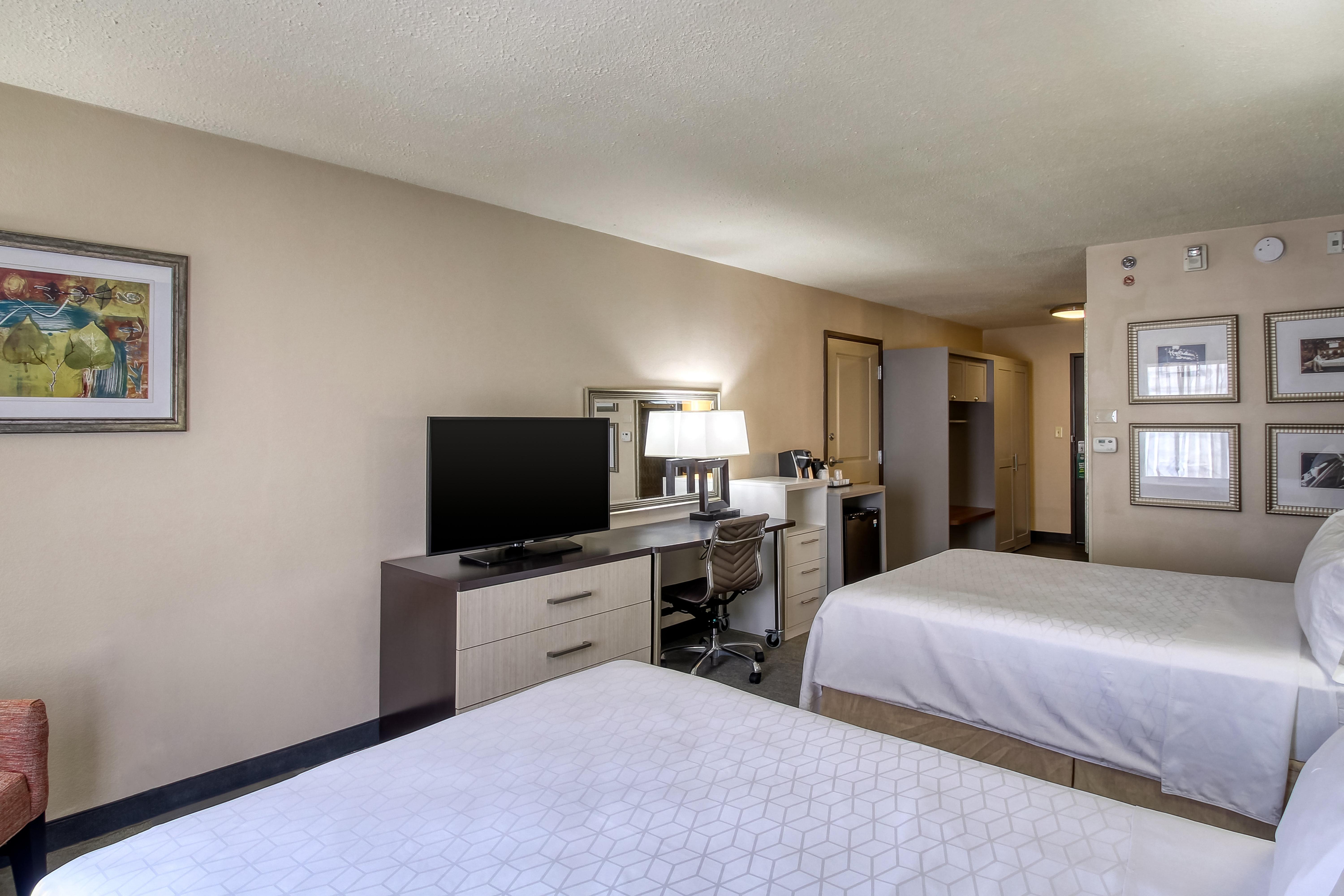 Holiday Inn & Suites Atlanta Airport North, An Ihg Hotel Exterior photo